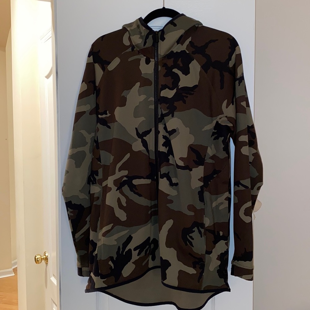 Nike men’s camo dri-fit zip up hoodie size large